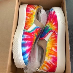Skechers tie dye slip on 7.5